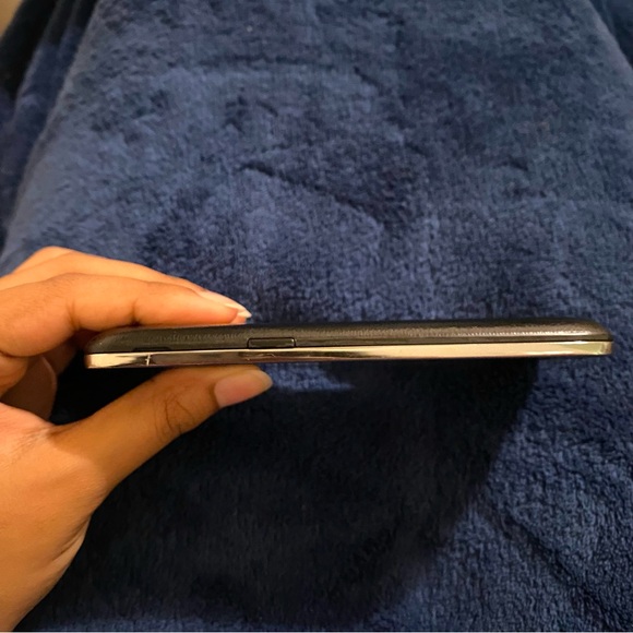 Samsung Galaxy Avant - Picture 12 of 12